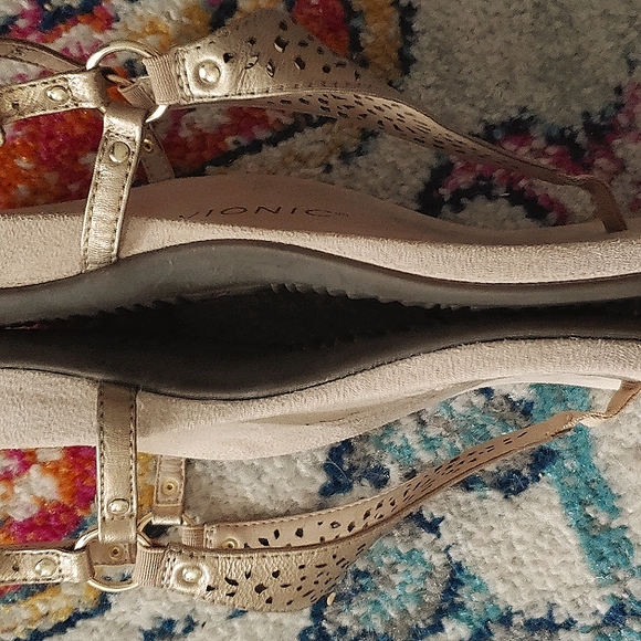 Women's Vionic Slingback Thong Sandals Metallic Gold Leather, size 9 - Picture 6 of 9